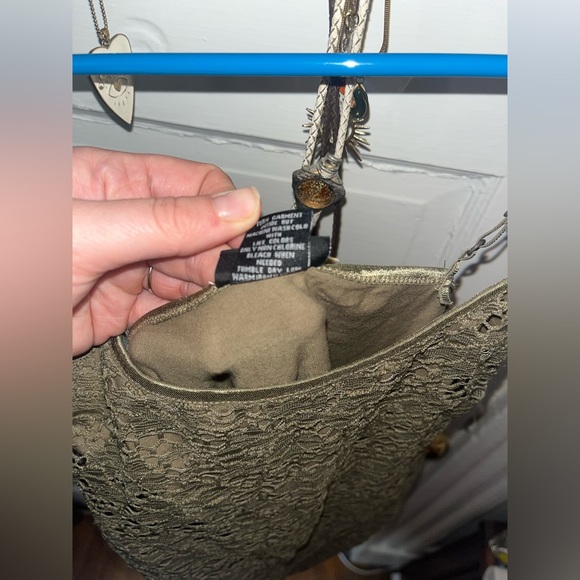 🚨🚨LAST CHANCE 🚨🚨 3 for $15 Green Lace Tank Top - Picture 4 of 6